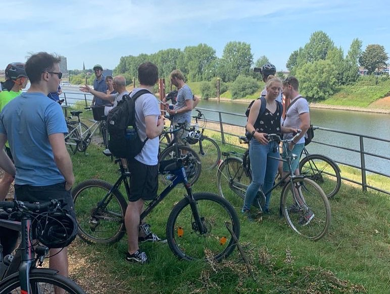 03B6124E-C570-4F44-B0B8-C5F6650635CE